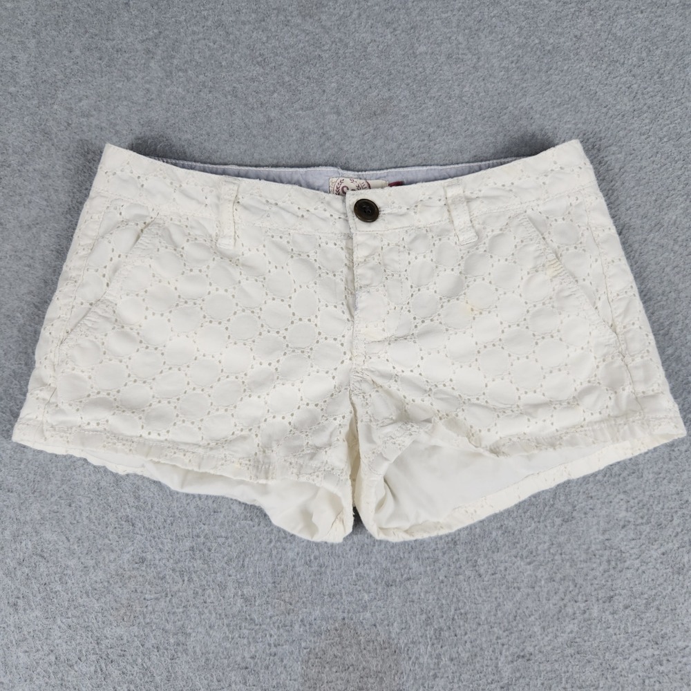 SO Shorts Womens 5 White Eyelet Lace Casual Summer Scalloped Hem Boho Coquette